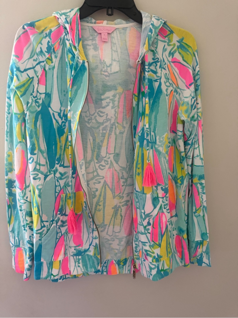 Lilly Pulitzer Vibrant Zip Up Hooded Jacket tropical print w/ neon pink tassel S - Picture 8 of 13